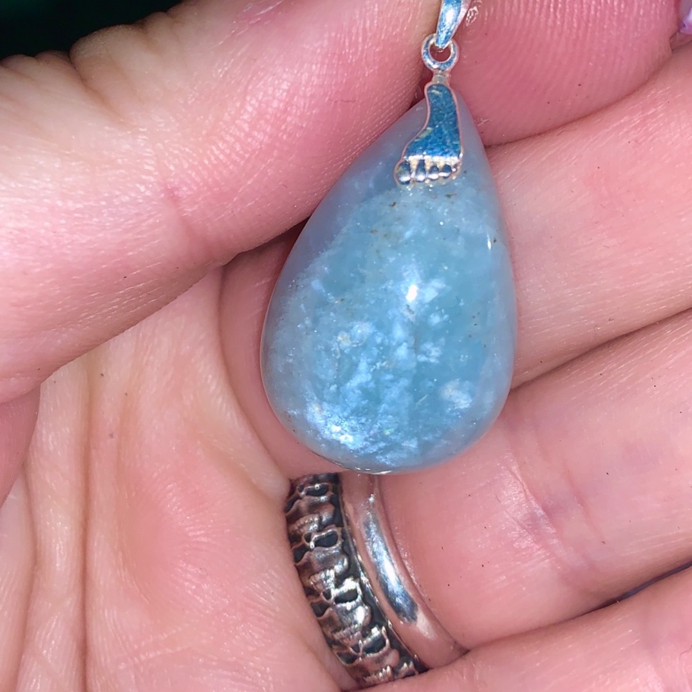 Natural aquamarine pendant